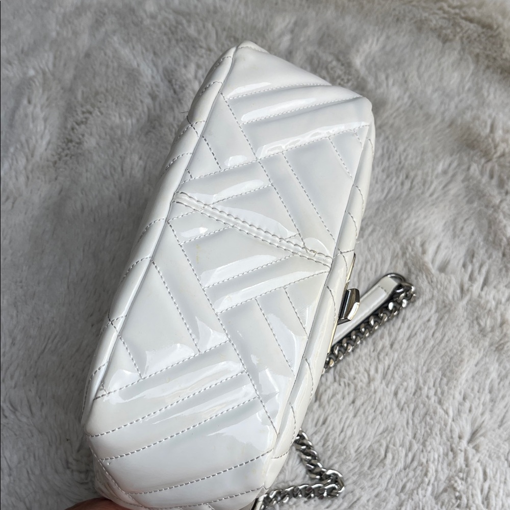 Michael Kors Peyton Quilted patent leather Shoulder Bag - Picture 12 of 16